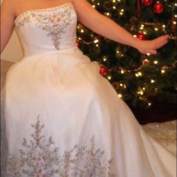 Wedding dress for sale for cheap cheap! 🙌 - Picture 2 of 3